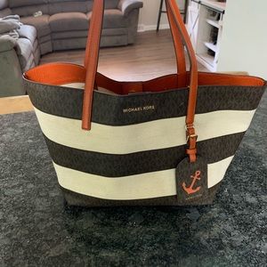 Michael kors tote bag